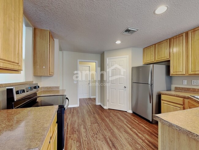 Photo - 315 Morningview Dr