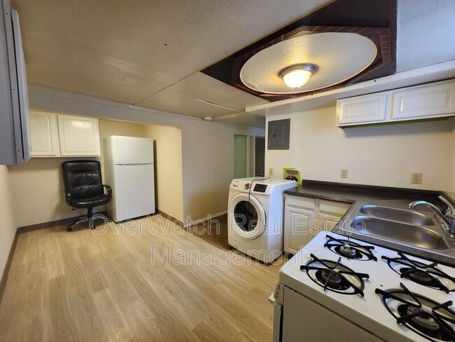 Photo - 1550 Medfra St