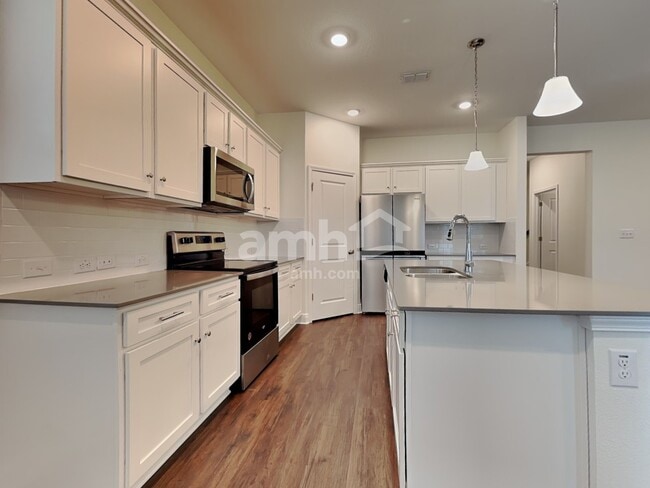 Photo - 27550 St Andrews Ave