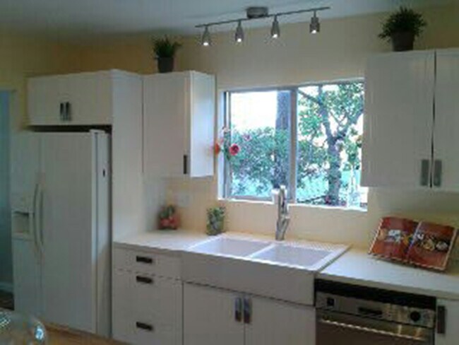 2270 Boundary St Unidad Upper Unit