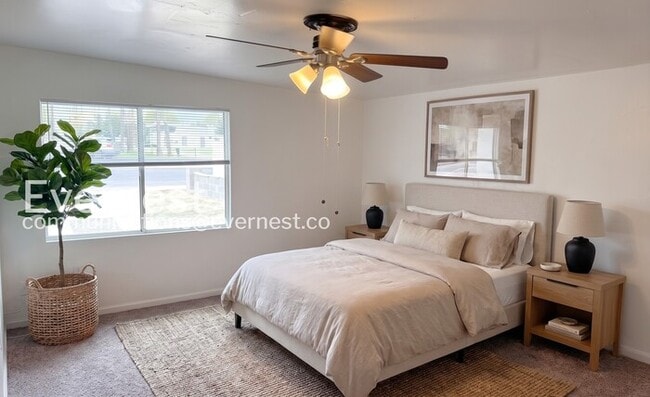 61 N Hobson