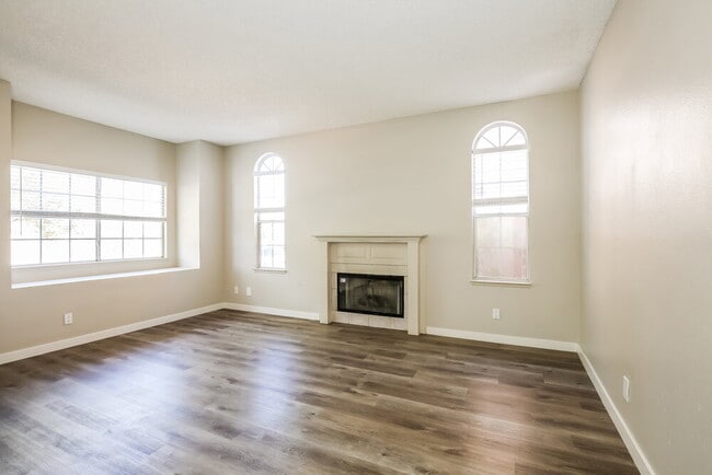 7217 Chesterton Dr