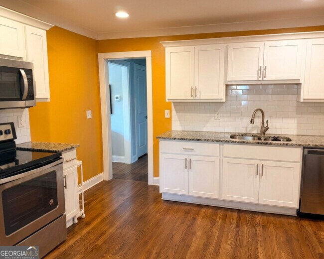 Photo - 2561 Sylvan Rd