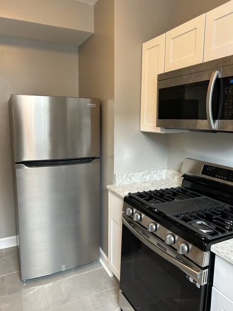 Photo - 2037 N Kildare Ave Unit 1W