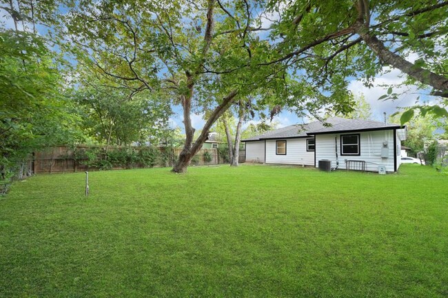 Photo - 3102 Friar Point Rd