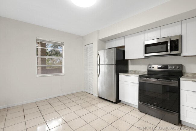 3940 Inverrary Blvd Unidad 404-A