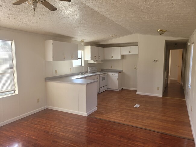 Photo - 716 N Houston Lake Blvd