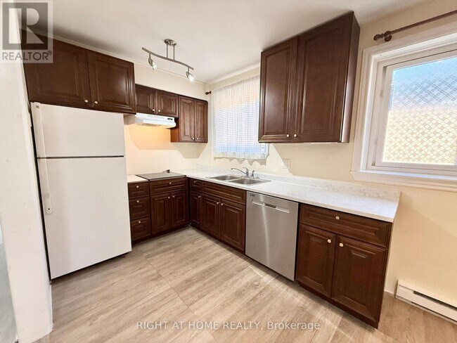Photo - 538 Merton St Unit 2