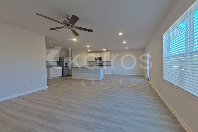 Photo - 4618 Malay Cir