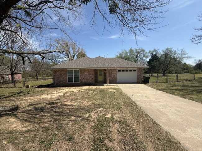 Building Photo - 3400 Colbert St