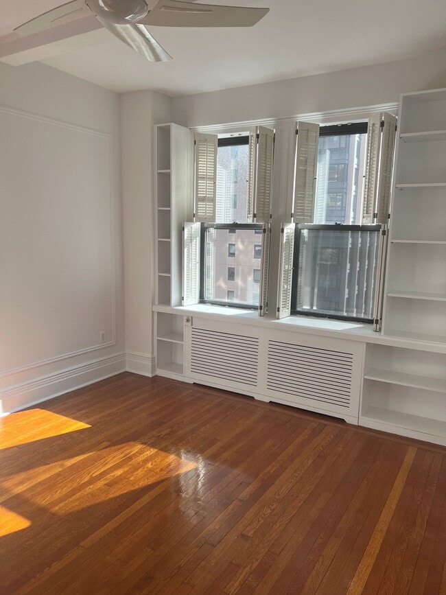 Photo - 157-163 E 72nd St