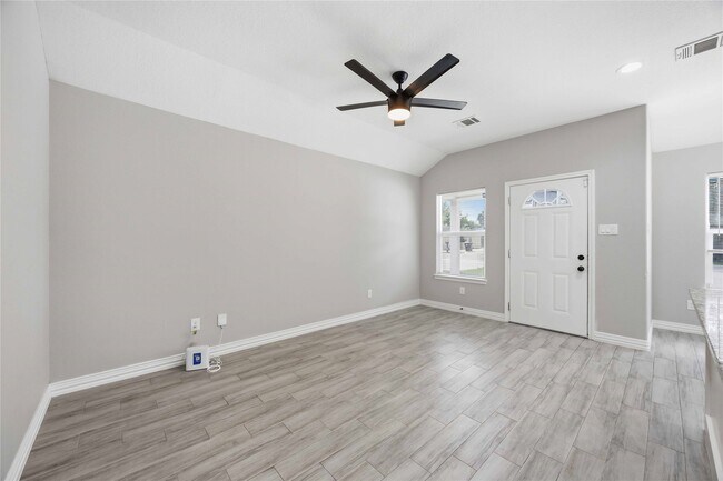 Photo - 3425 Mt Pleasant St