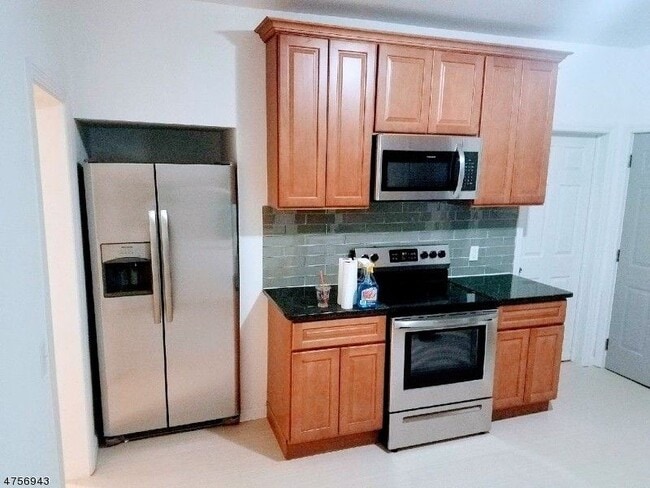 Building Photo - Hillside Unit 1