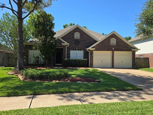 Building Photo - 6615 High Knoll Dr