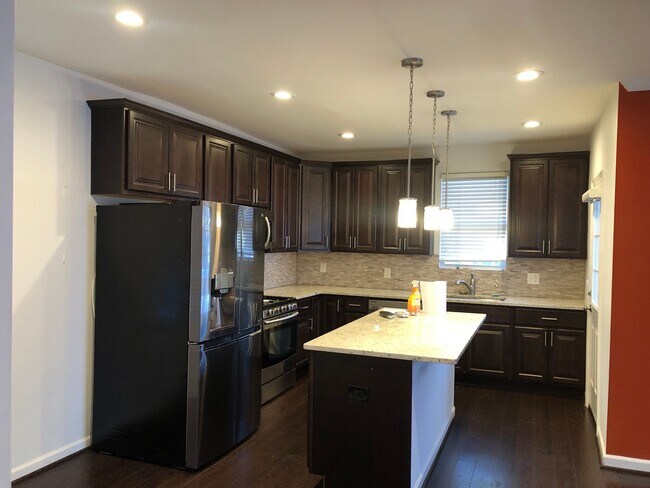 Photo - 4906 Ross Rd