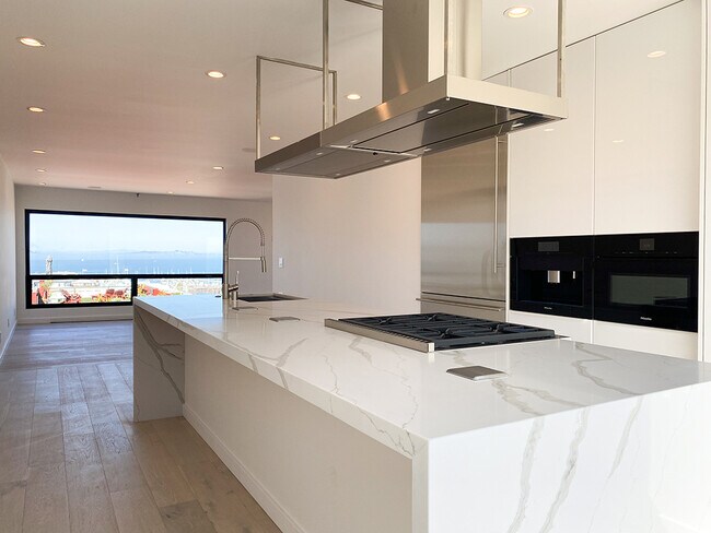 Photo - 352 Chestnut St