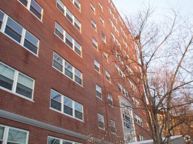 Building Photo - 1600 Beacon St Unit 806 Rental