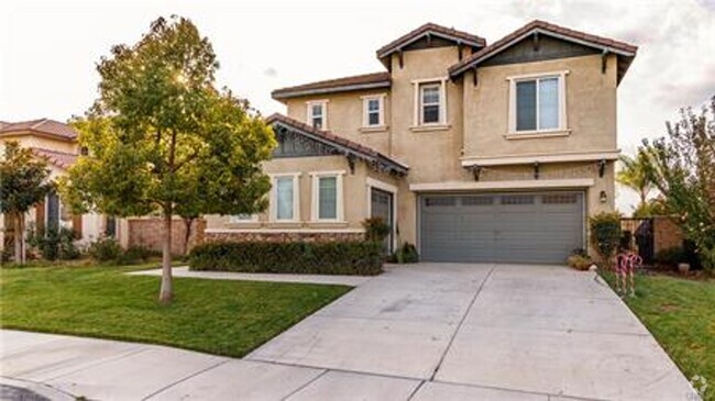 Building Photo - **Hurry—this stunning rental home won’t la...