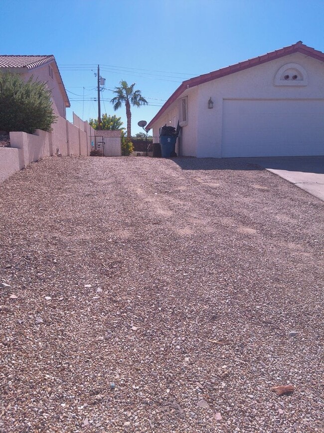 Photo - Pool Home 3 bedroom 2 bathroom Long term