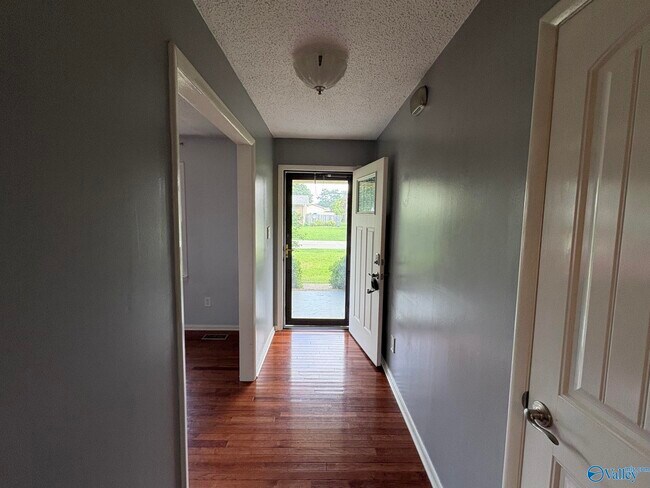 125 Meadow Dr