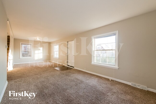 Photo - 19 E 140th Ct