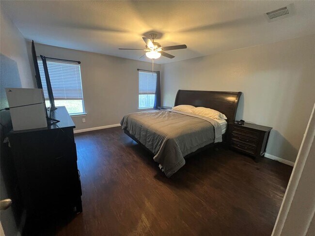 Photo - 2100 Boyer Dr