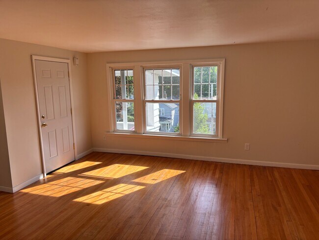 Photo - 405 Willis Ave Unit Red's Loft