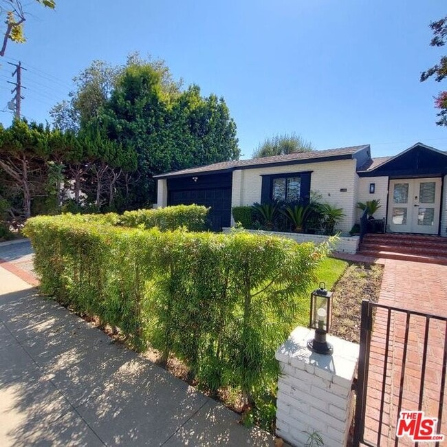 Photo - 341 S Rodeo Dr