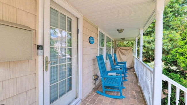 Photo - 6 N Lancaster Ave