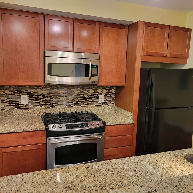 Photo - 2656 15th St NW Unidad C3