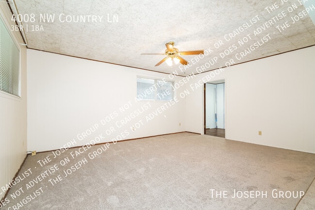 Photo - 4008 Country Ln NW