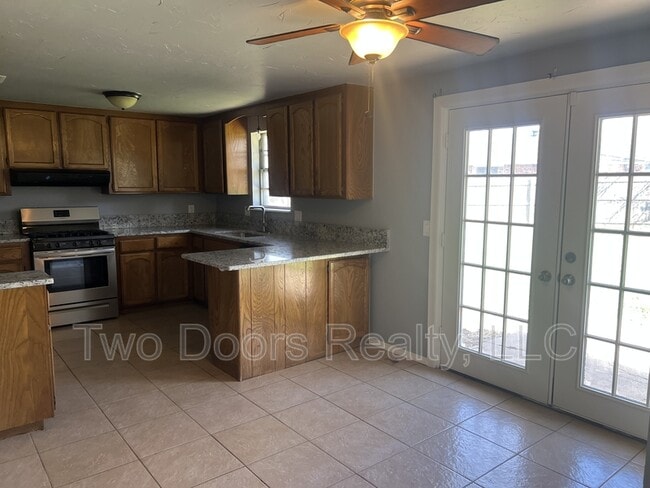 Photo - 1101 Teal Pl