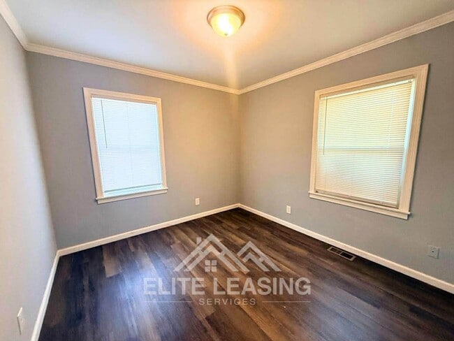 Photo - 2 Bedroom Home with Fenced Yard