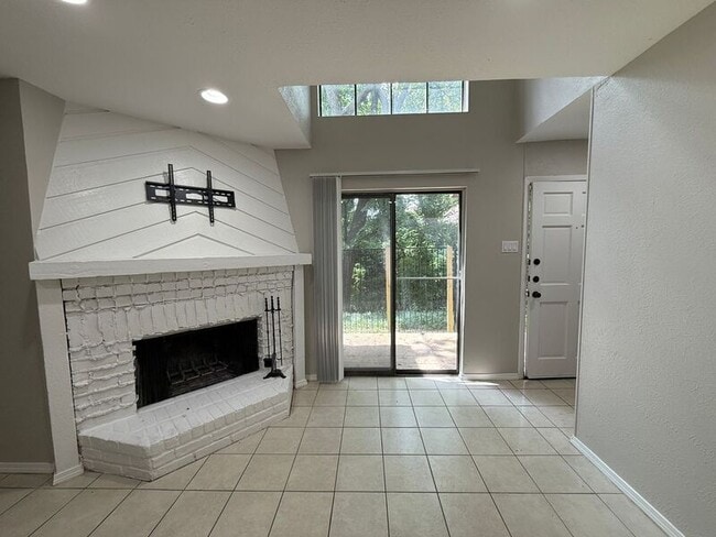 Photo - 889 Dublin Dr Unit D