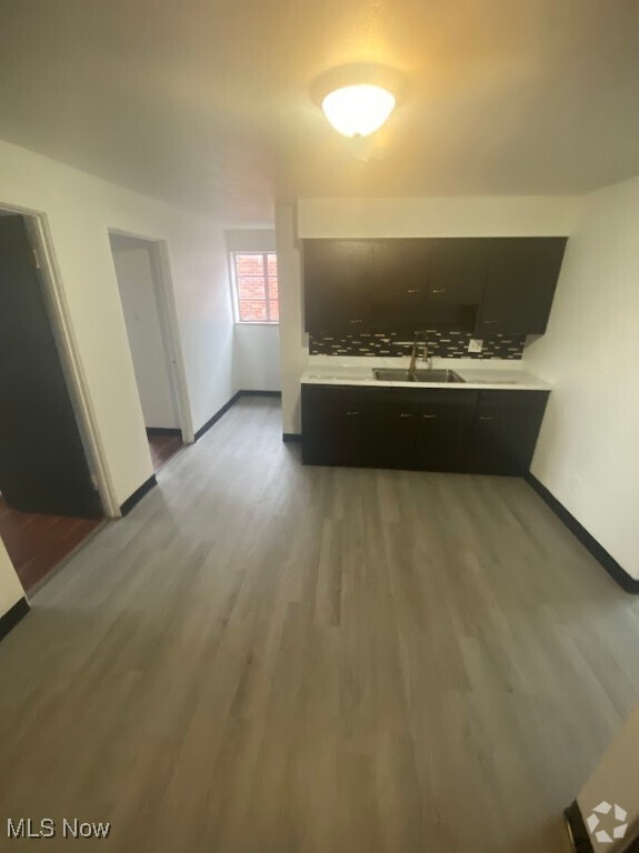 Building Photo - 2612 Sunset Blvd Unit 4 Rental