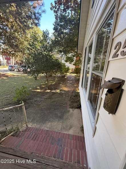 Photo - 250 E Vermont Ave