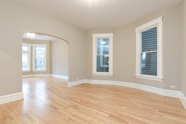 Photo - 2914 N Richmond St Unit 1