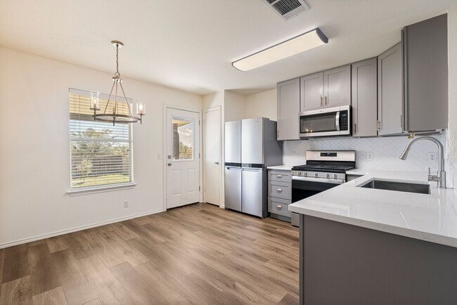 Photo - Charming 3 bedroom, 2 bathroom home in Kyle!!!