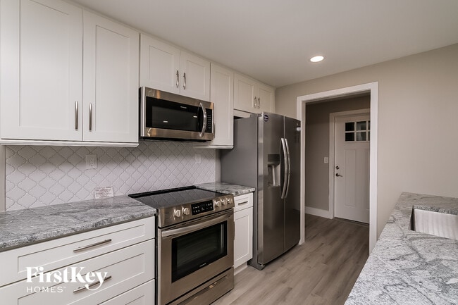 Photo - 9479 Purdy St