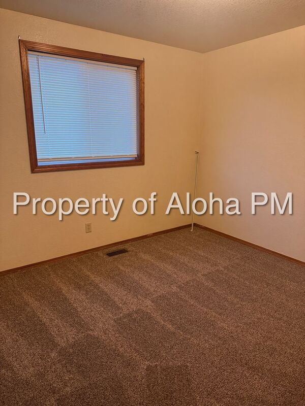 Photo - 2171 N Linder Rd