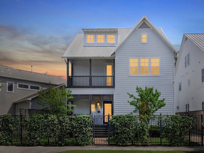 Building Photo - 4533 Polk St