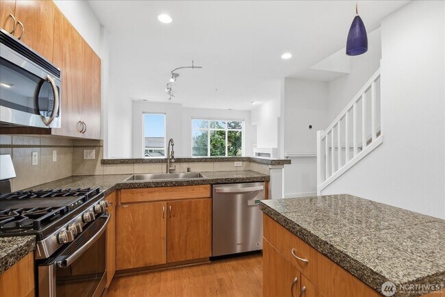 Photo - 63 Cougar Ridge Rd NW