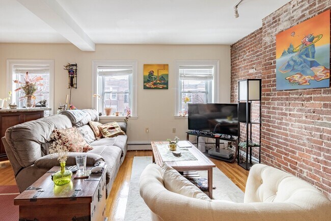 Photo - 39 Garrison Rd Unit 3