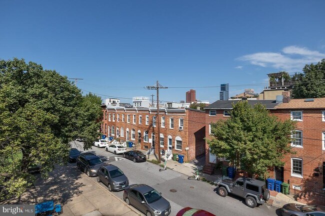 Photo - 416 E Cross St