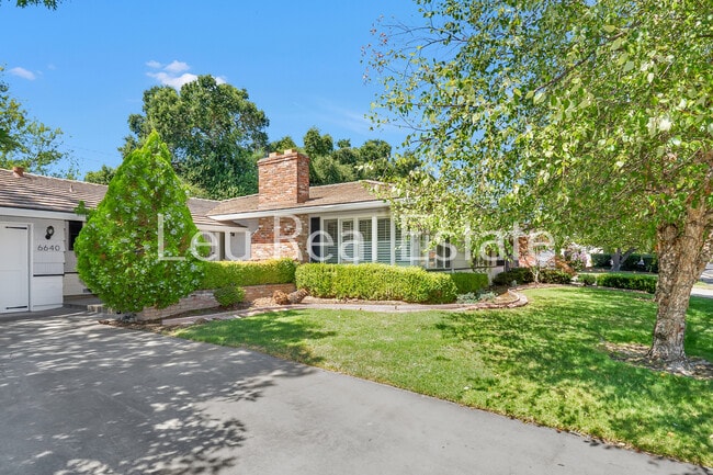 Building Photo - 6640 S Land Park Dr