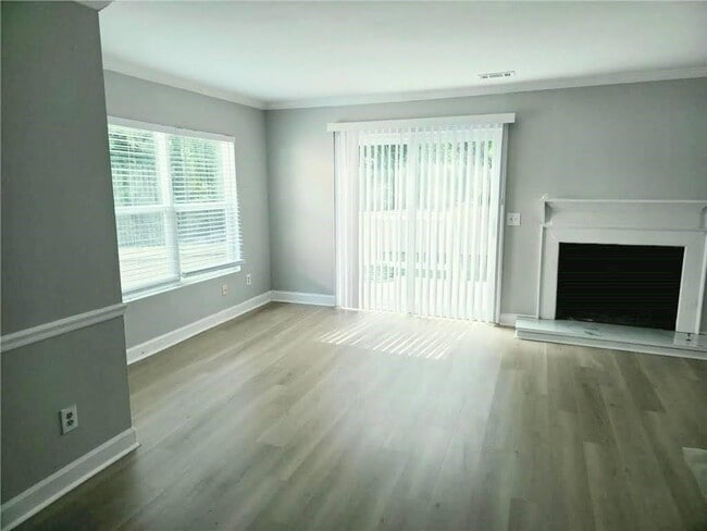 1221 Oak Forest Ct SW