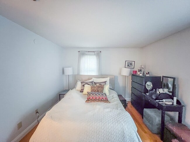 Photo - 18 Germain Ave Unit 3