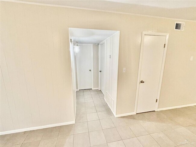 Photo - 3616 Harvey Dr W Unit 9