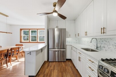 Photo - 3901 Lawrence Ave