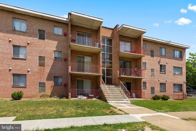 Photo - 1822 Maryland Ave NE